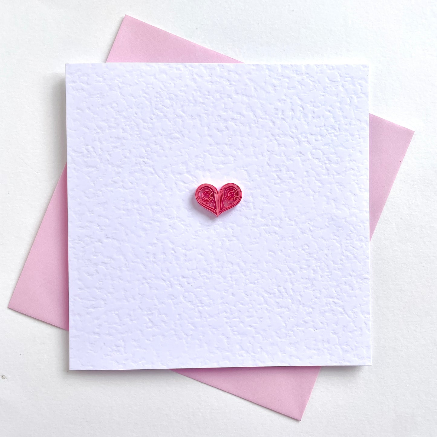 Single quilled heart on hammered card - quilled paper art. Supplied with matching pink envelope
